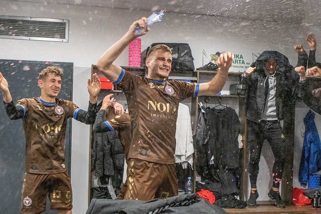 付出极大的 付出极大的